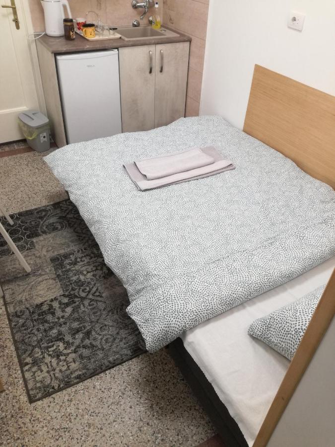 Ferienwohnung Mini Studio - One Traveler Belgrad Exterior foto